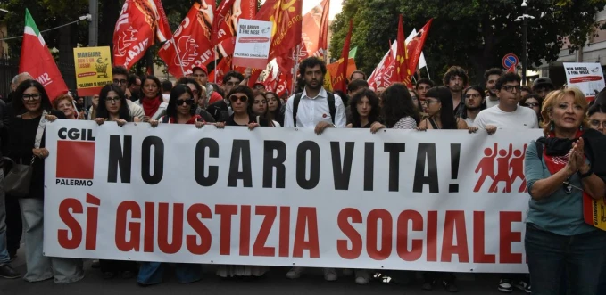 Palermo, in migliaia contro il carovita